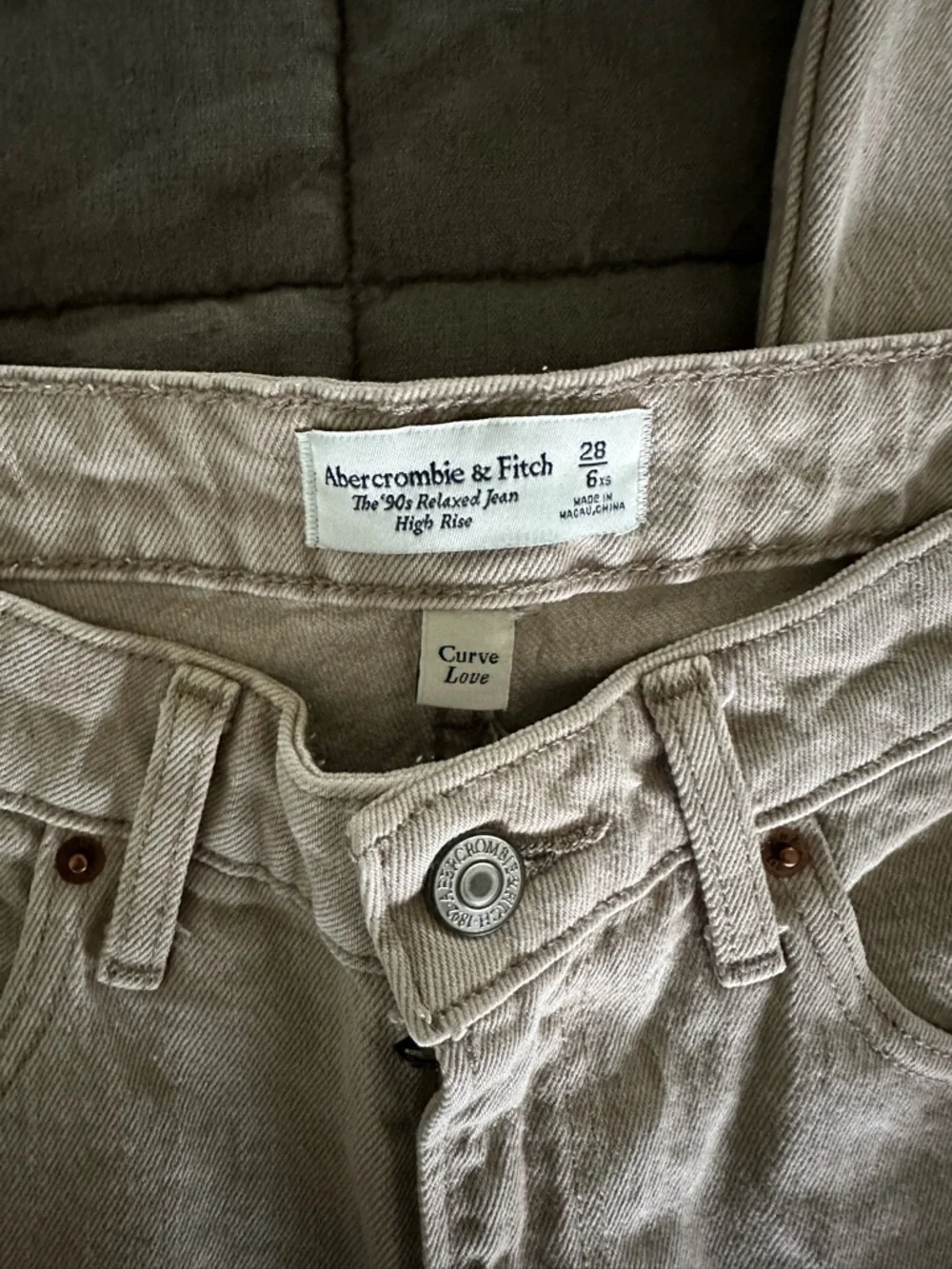 Abercrombie & Fitch Taupe High-Rise Relaxed Jeans - Picture 4 of 4